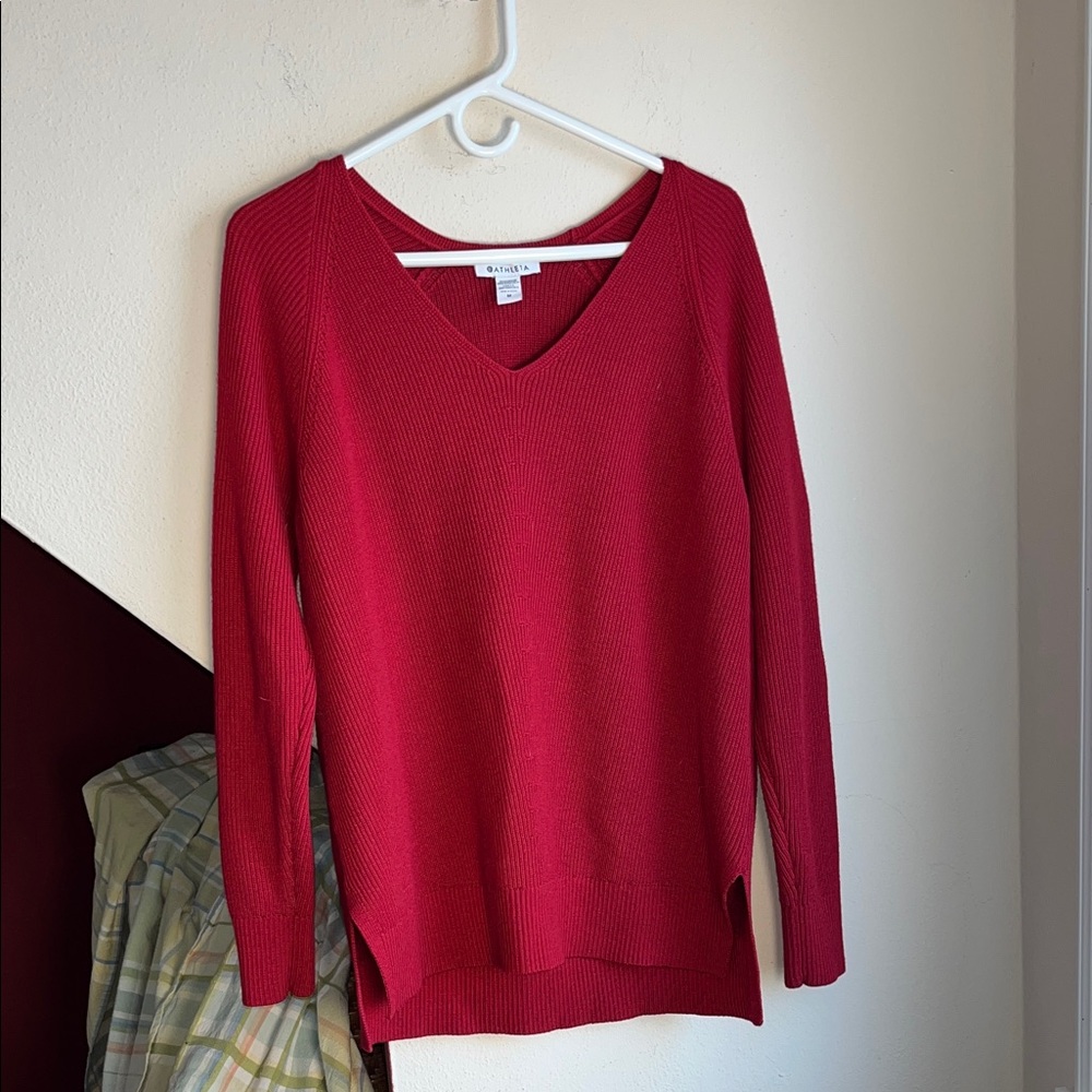 Athleta Women's V-Neck Raglan Sleeve‎ Sweater in Vibrant Red M